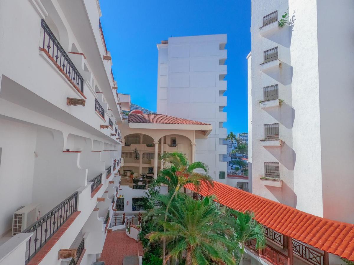 Tropicana Hotel Puerto Vallarta Bagian luar foto