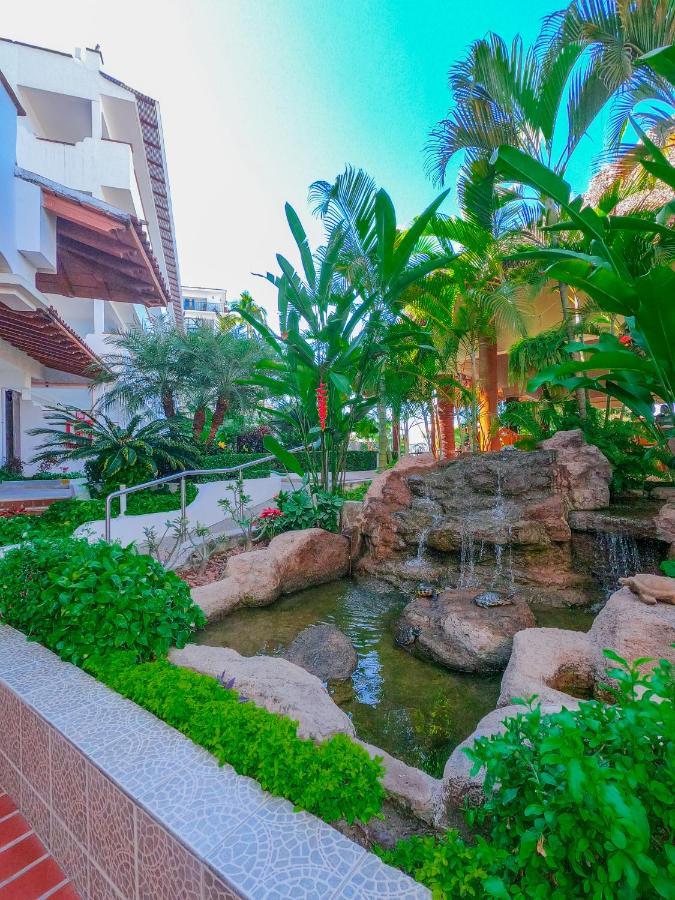 Tropicana Hotel Puerto Vallarta Bagian luar foto