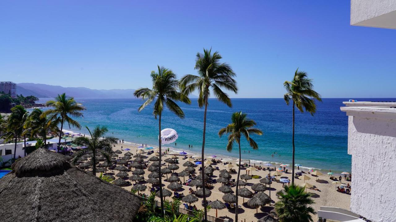 Tropicana Hotel Puerto Vallarta Bagian luar foto
