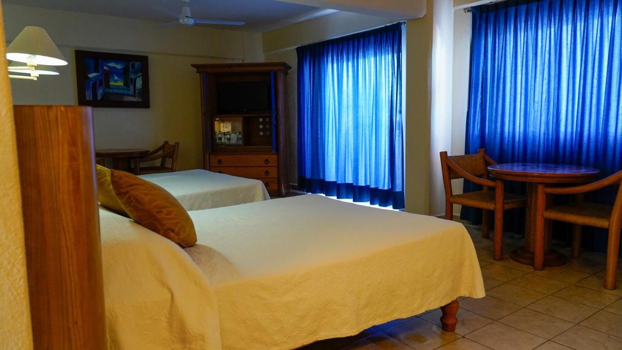 Tropicana Hotel Puerto Vallarta Bagian luar foto