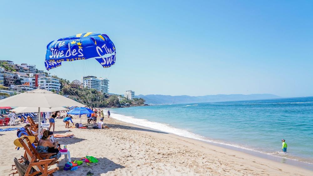 Tropicana Hotel Puerto Vallarta Bagian luar foto