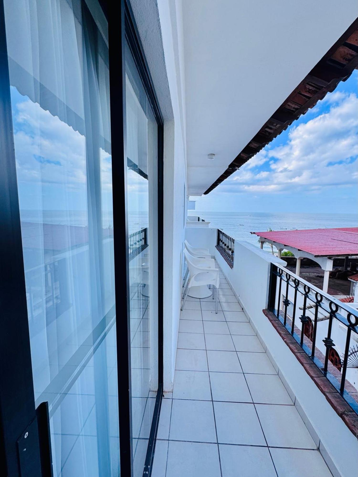 Tropicana Hotel Puerto Vallarta Bagian luar foto